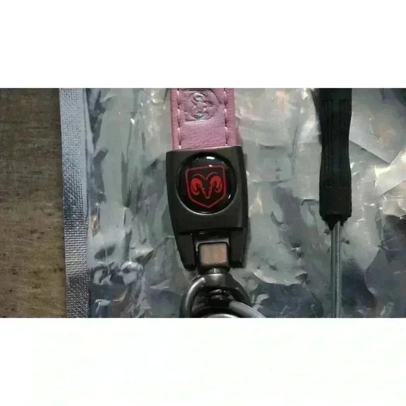 Dodge Ram Pink Leather Keychain Lanyard Horseshoe Buckle (New) - Picture 4 of 10